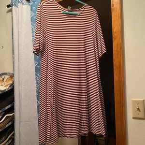 🌻 2/$15 Maroon and White Striped Dress
